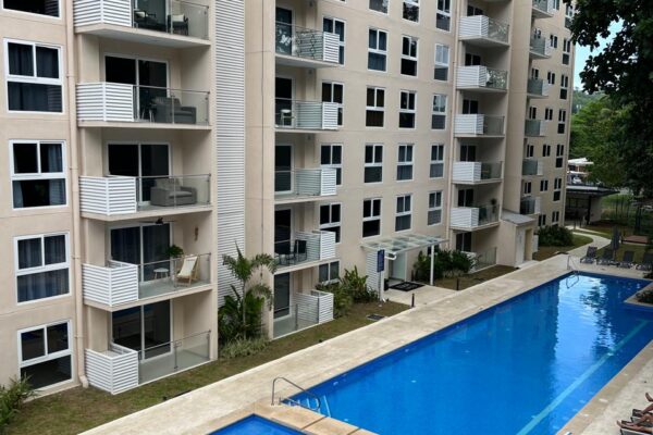 Pool and building at KAIA Jacó